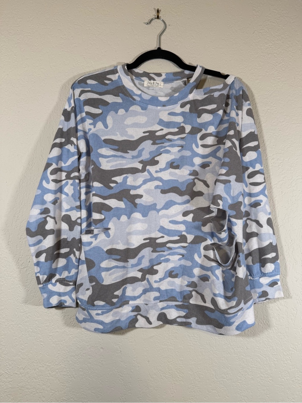 Jolie & Joy Distressed Blue Gray Camo Crewneck Sweatshirt Women's Large